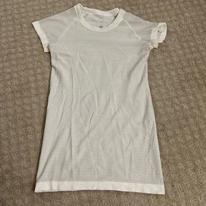 Lulu lemon white t shirt